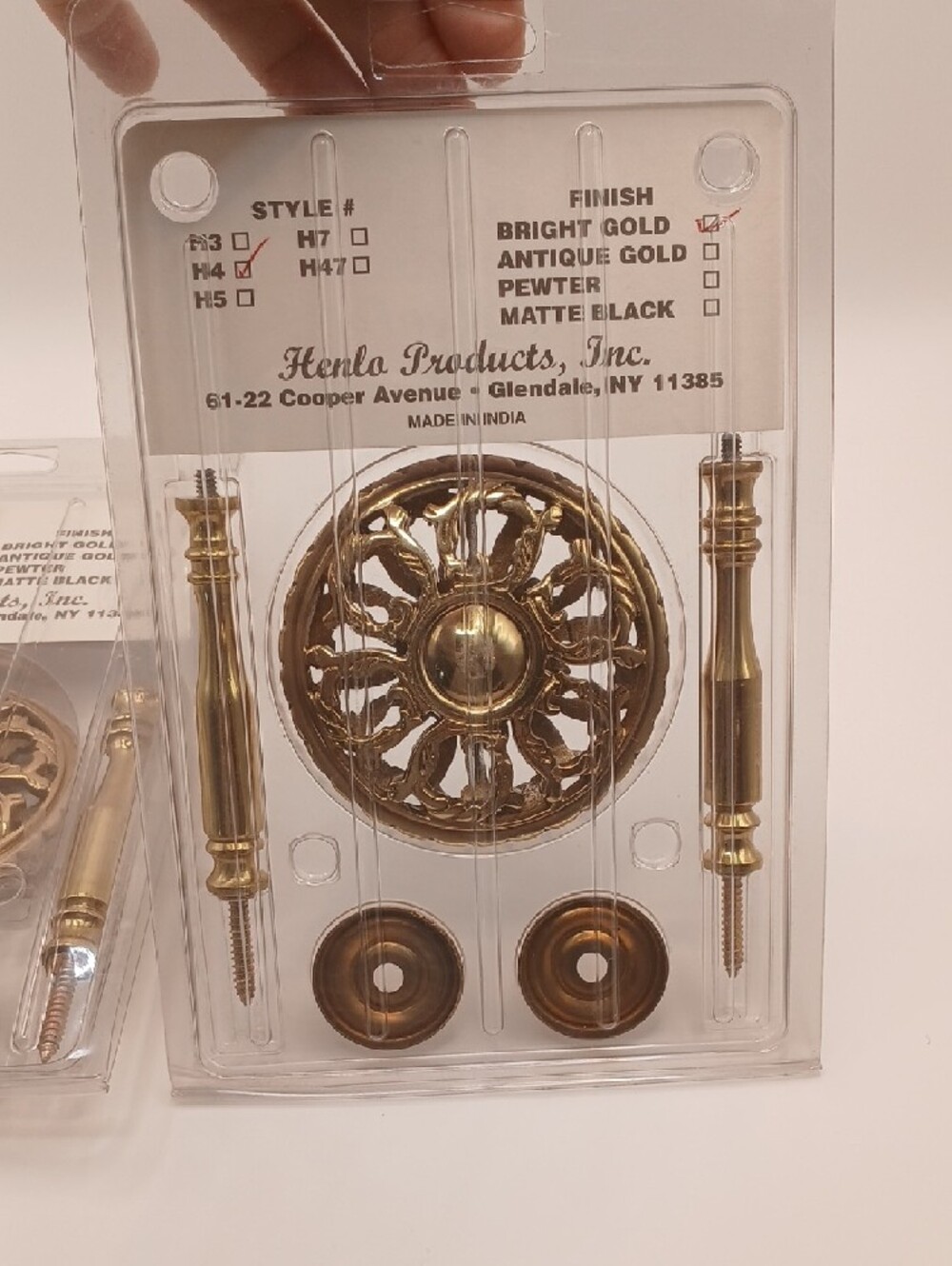 4 Brass Henlo Decorator Curtain Holdbacks - Picture 6 of 11